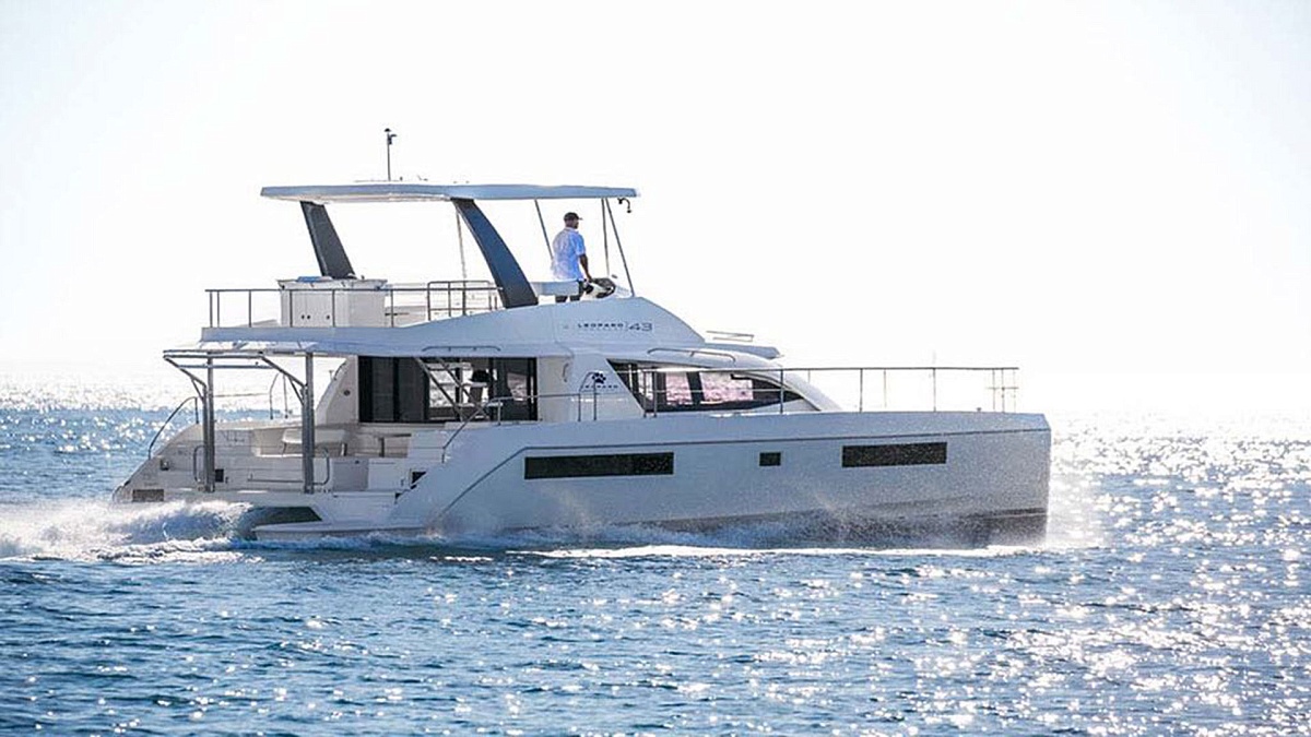 Аренда моторного катамарана Leopard 43 Powercat Estrella на Пхукете